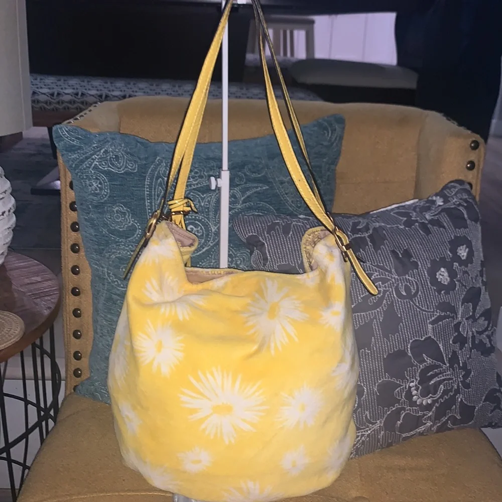 Juicy Couture Buttercup Daizy tote - Picture 2 of 15